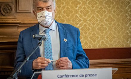 Présidentielle : le maire de La Rochelle apporte son parrainage à Jean-Luc Mélenchon