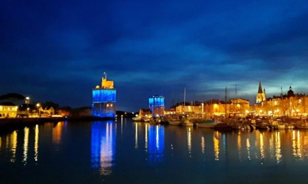 Elles sont belles les tours de La Rochelle le soir venu