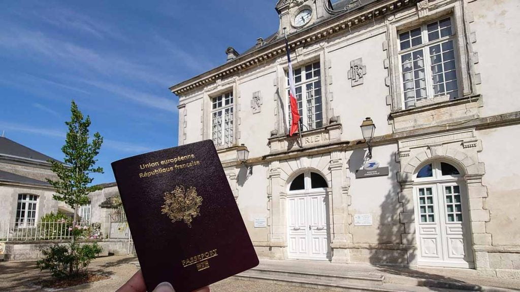 passeport-republique-francaise