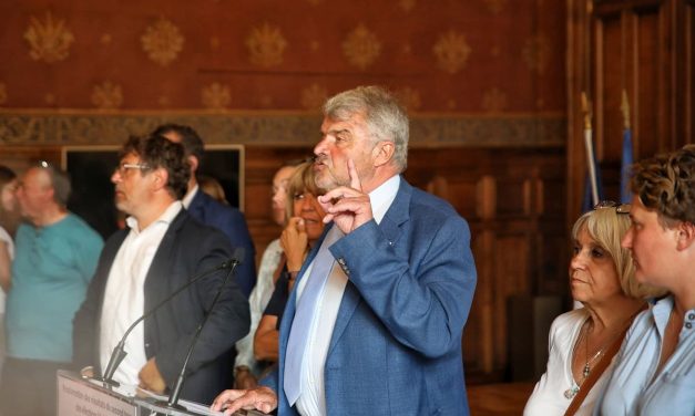 Le maire de La Rochelle apporte son soutien à deux maires de l&rsquo;Agglo menacés