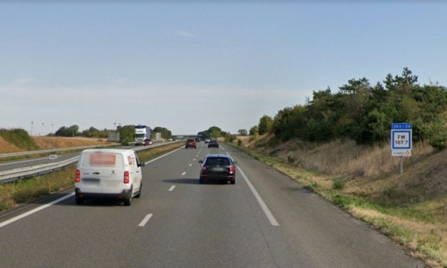 Un poids lourd au fossé : la circulation perturbée sur l&rsquo;A10