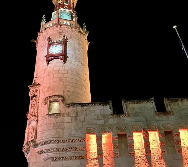 Pourquoi l’hôtel de Ville de La  Rochelle sera-t-il éclairé en rouge début septembre