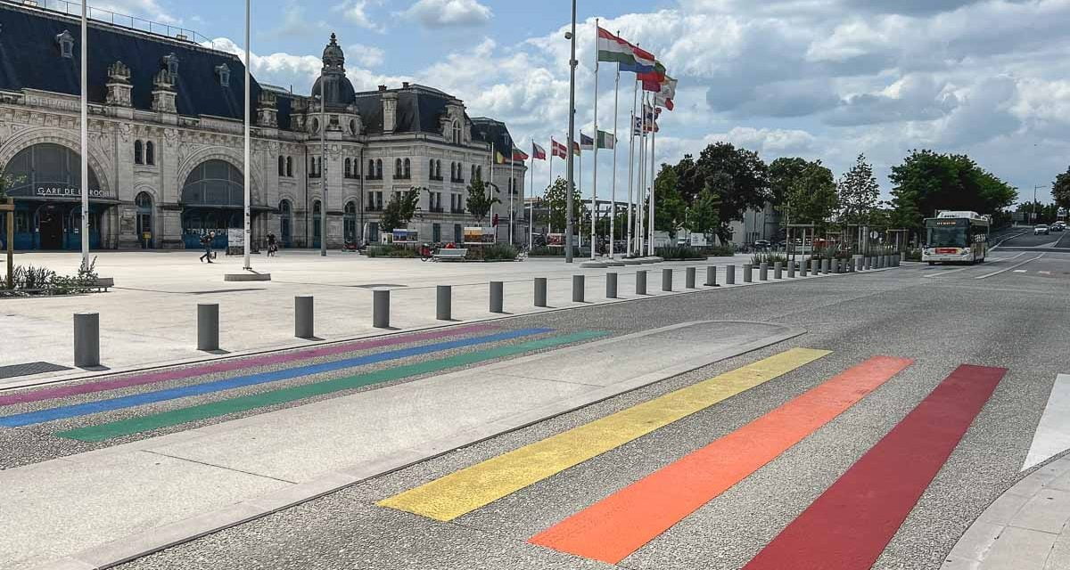 🌈 La Rochelle inaugure son premier passage piéton arc-en-ciel