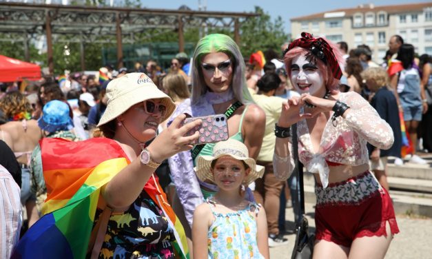 [PHOTOS] La marche des fiertés mobilise à La Rochelle