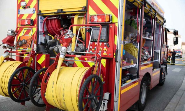 Un violent incendie mobilise les pompiers aux Mathes
