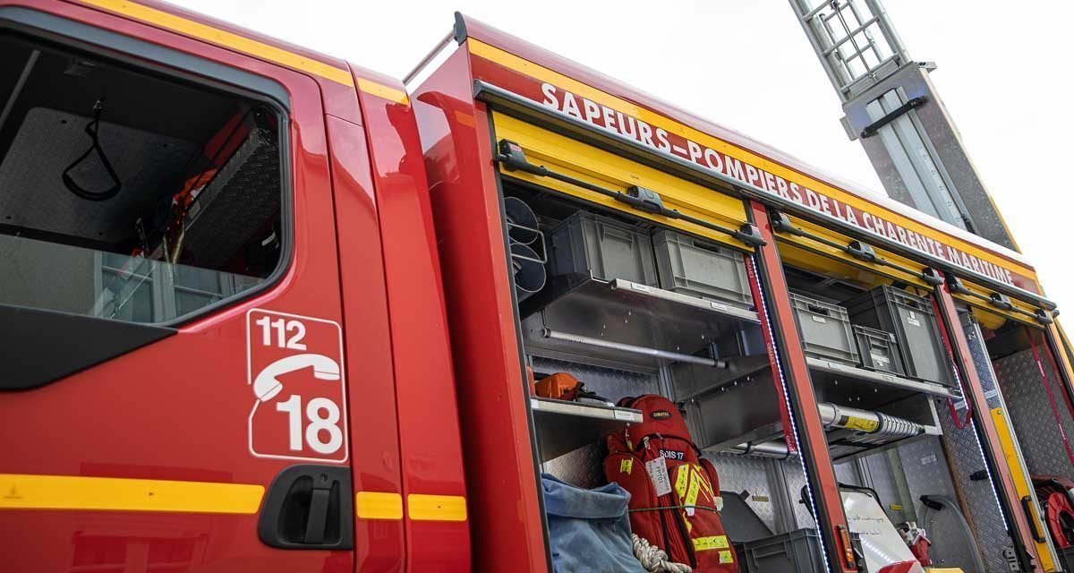 Charente-Maritime : un pavillon en feu mobilise les pompiers