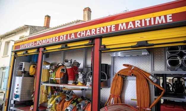 Charente-Maritime : un pavillon, des voitures et un mobil home en feu