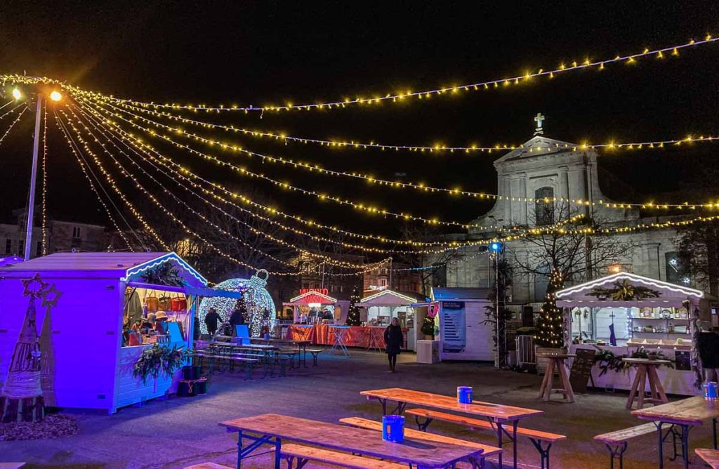 Marché de Noël de nuit, place de Verdun à La Rochelle. 2022