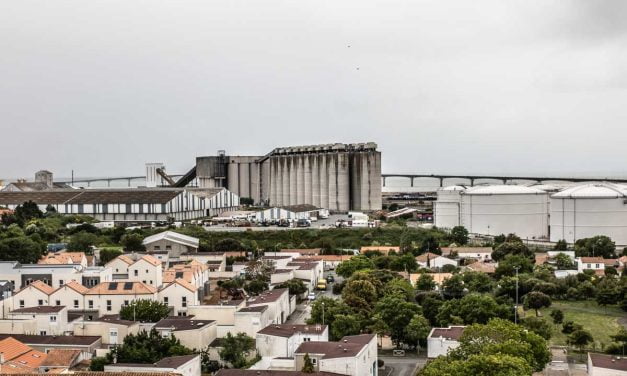 La Rochelle : surveillance continue après l&rsquo;incendie sur les silos de La Pallice