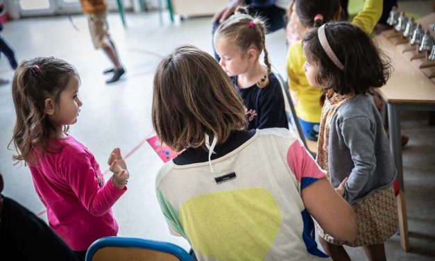 « Un adulte jamais seul avec un enfant » : le maire de La Rochelle dicte une nouvelle règle dans les écoles