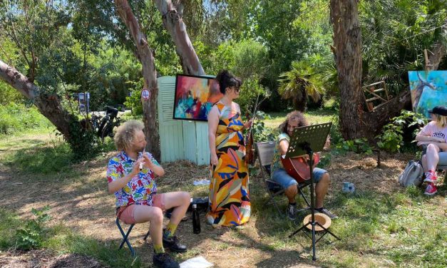 Les associations à la fête au CSC Christiane Faure de La Rochelle