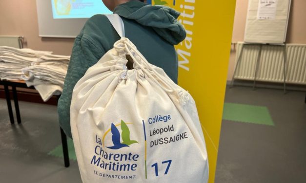 7 815 sacs de sport distribués aux 6e de Charente-Maritime