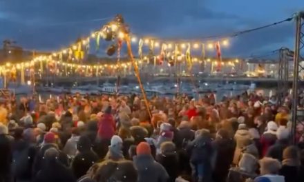 [VIDÉO] Les Rochelais ont fêté la nouvelle année sur le Vieux Port