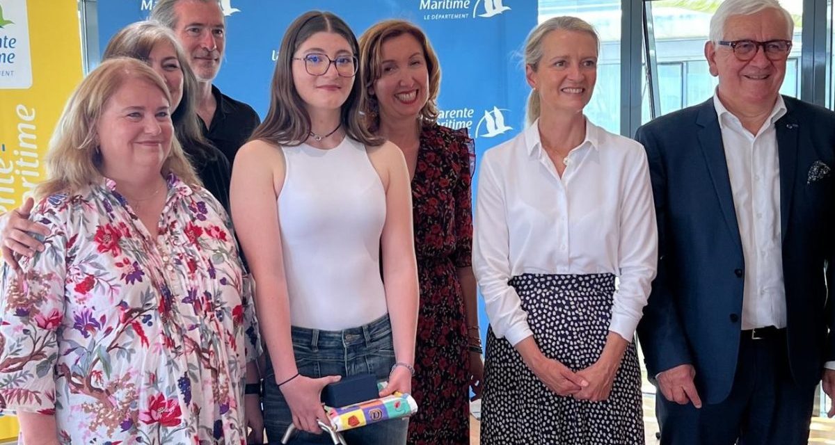 Une collégienne de La Rochelle brille lors d’un concours d’éloquence