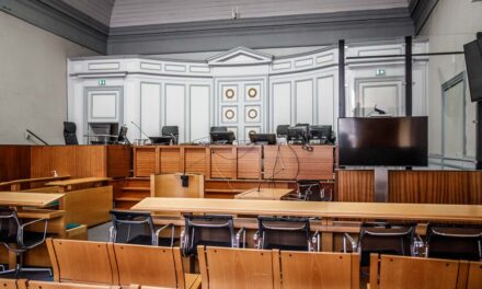 A La Rochelle, l’étudiante qui a tagué l’université devra payer l’ardoise : près de 4000 euros