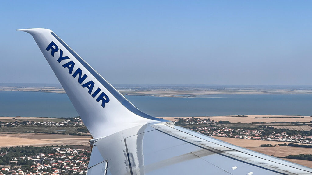 Vol avion Ryanairau dessus de La Rochelle