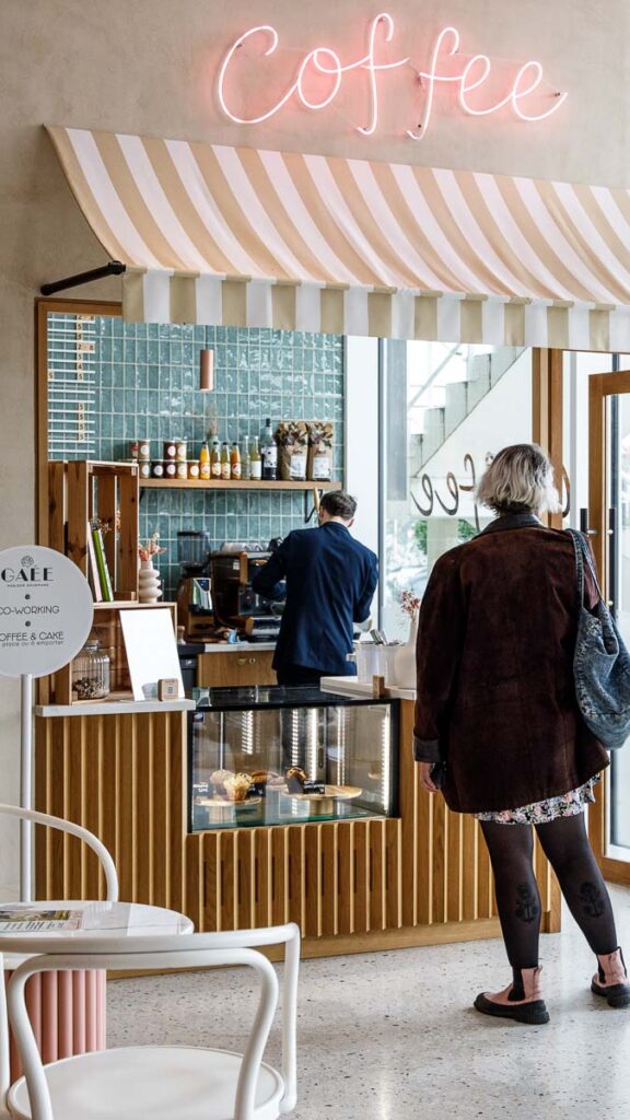 coffee shop La Rochelle mercure hotel