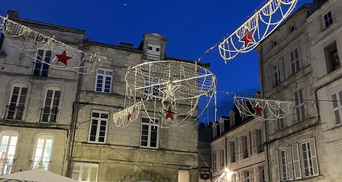 Des fêtes « chaleureuses et festives », les animations de Noël sont lancées à La Rochelle