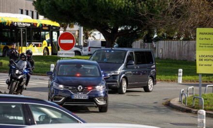 Dans les coulisses de l’arrivée d’Emmanuel Macron à l’aéroport de La Rochelle