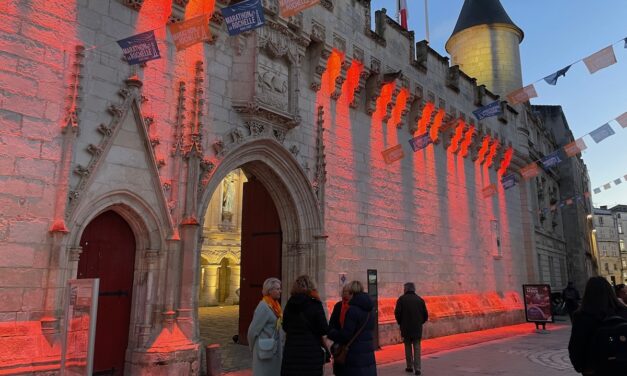 Pourquoi les monuments rochelais s&rsquo;illuminent en orange ?