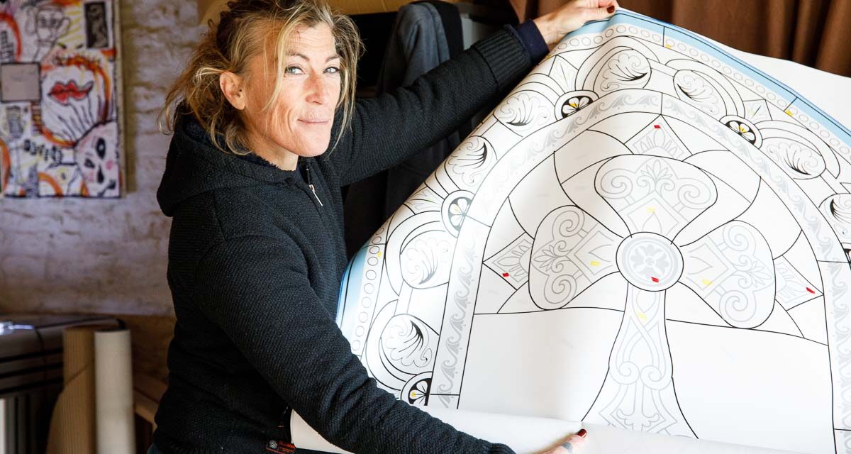 « C&rsquo;est un projet super chouette » : la rénovation des vitraux de l&rsquo;église d&rsquo;Aytré confiée à une artiste locale