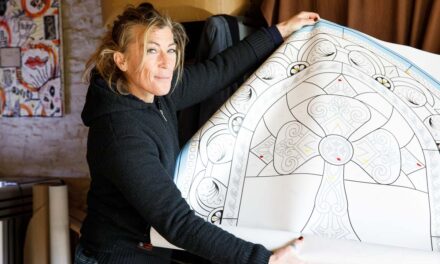 « C&rsquo;est un projet super chouette » : la rénovation des vitraux de l&rsquo;église d&rsquo;Aytré confiée à une artiste locale