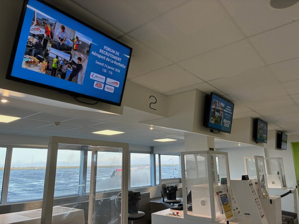 Affiche forum de l'emploi à l'aéroport