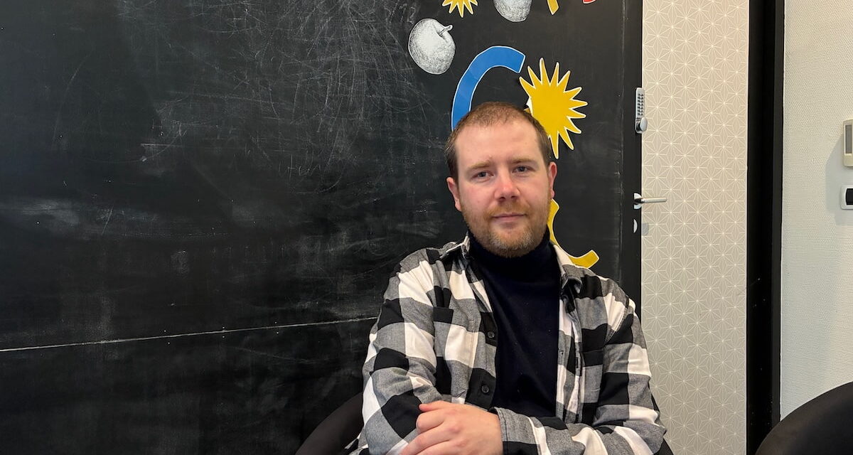 À La Rochelle, Paul Petitjean tend le micro aux parcours de vie qui osent bifurquer