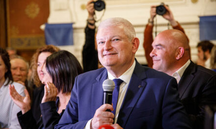 Municipales 2026 à La Rochelle : Olivier Falorni élu maire