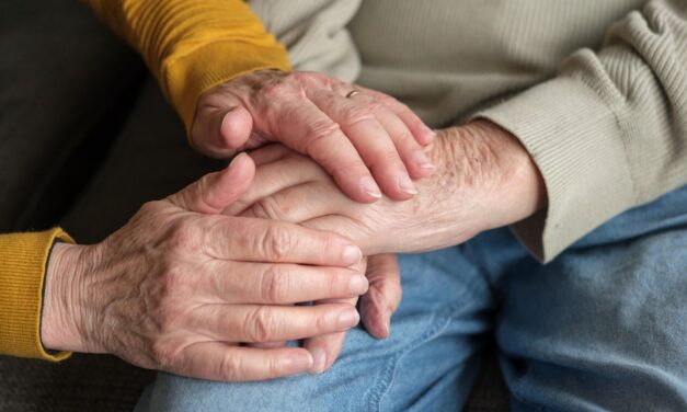 Secteur médico-social : 300 emplois à pourvoir en Charente-Maritime