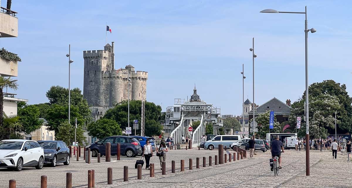 Une grande collecte de tissus usagé à La Rochelle, mais pourquoi faire ?