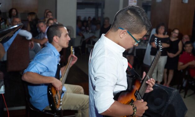 Pourquoi la ville de La Rochelle a-t-elle interdit un concert dans un café ?