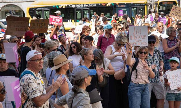 Près de 200 personnes mobilisées à La Rochelle pour réclamer une loi intégrale contre les violences sexuelles et sexistes