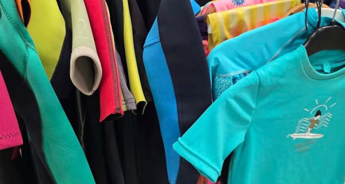 « Tout à 1, 2 et 3 € » : Sport Recycle à La Rochelle brade et appelle aux dons