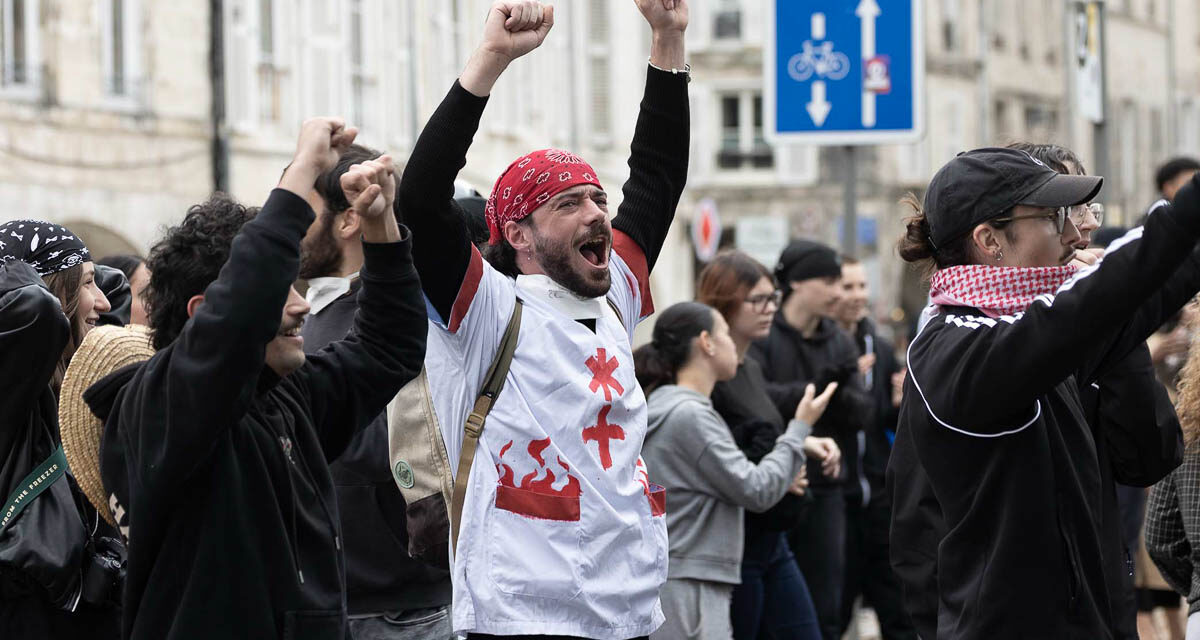 La Rochelle : près de 3 000 personnes mobilisées contre la vie chère, des tensions à la zone commerciale de Beaulieu